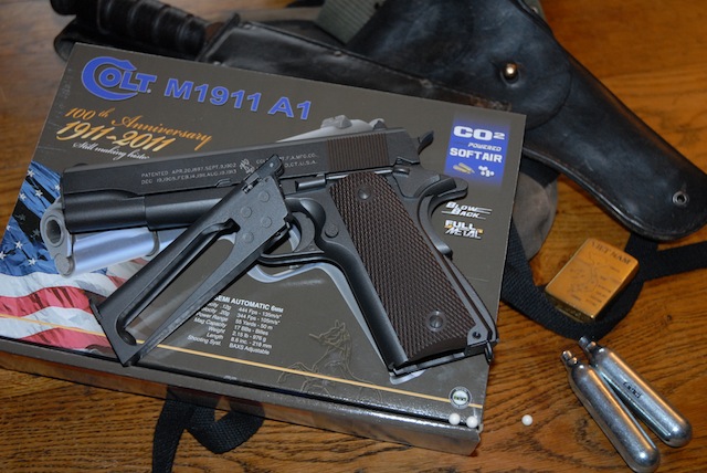 1911 airsoft CO2 KWC